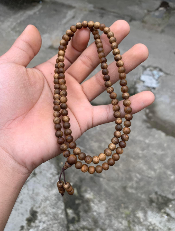 Siêu Phẩm Vòng Tay Trầm Hương 108 Hạt Hiếm Có- Mùi Thơm Đỉnh Cao- Chất Dầu Siêu Đẹp